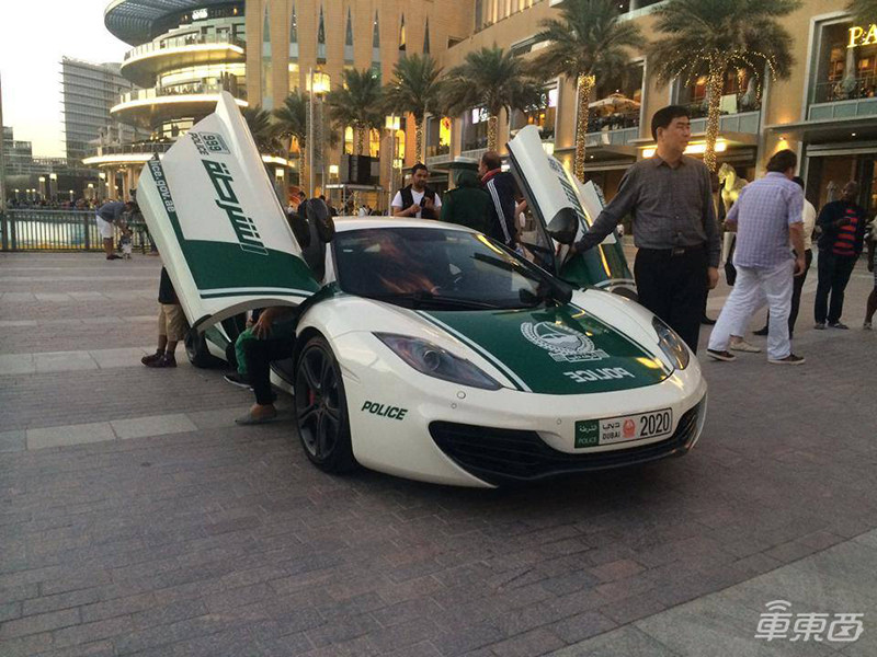 中东土豪真会玩!无人车当巡警,超级高铁飞行汽车也来了