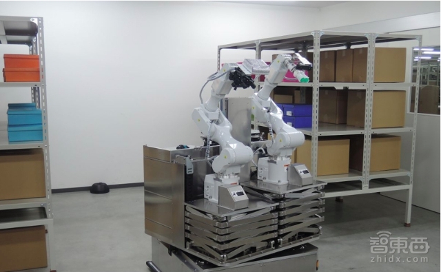 移动型双臂机器人 让物流公司解放人力