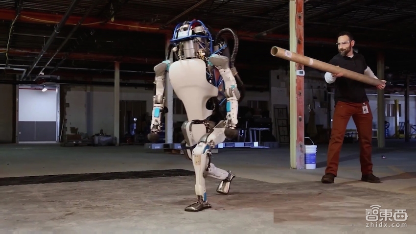 智东西晚报：小米5正式发布 谷歌最新Atlas机器人可自主行走