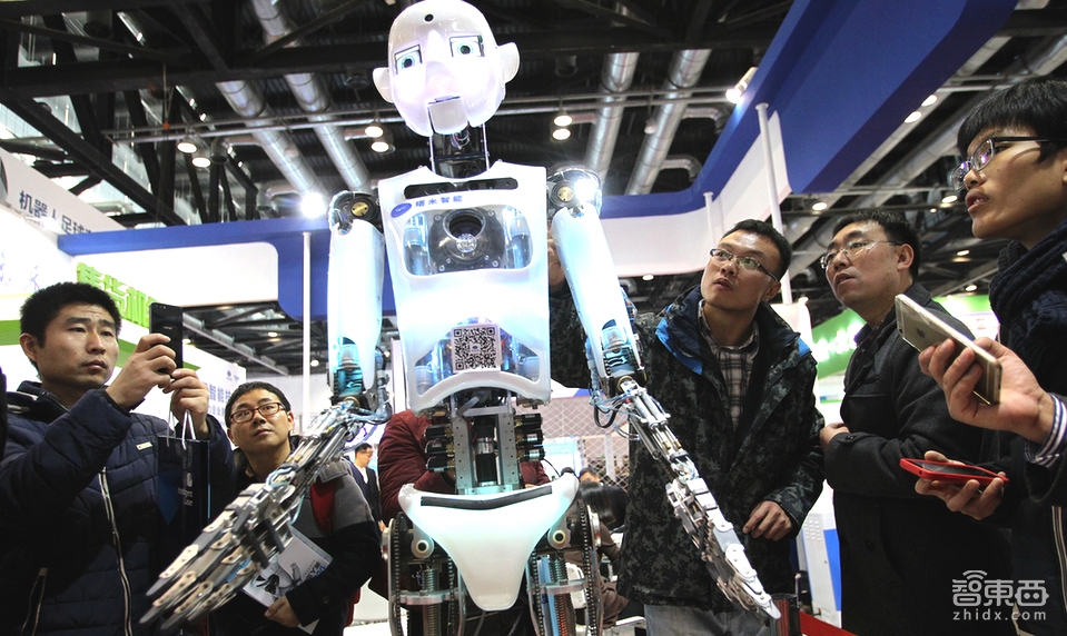 2016世界机器人大会逛展 这八家企业展示了行业的另一面