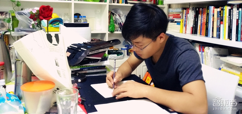 从小米离职创业 8个月量产AR眼镜 他如何做到？