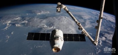 智东西晚报：SpaceX计划2018年载人绕月 5G标准草案公布