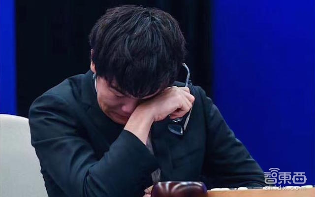 “柯狗大战”成绝响 AlphaGo宣布不再参加比赛 公布50盘自对弈棋谱