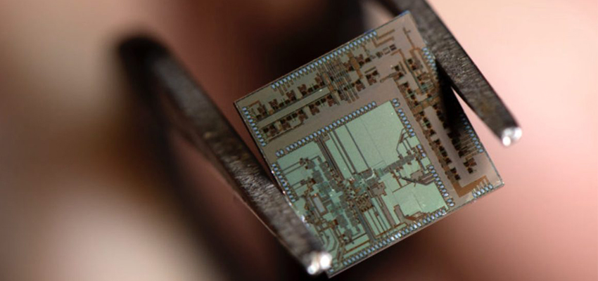 加州大学研发微型“超5G”芯片，传输频率为100GHz