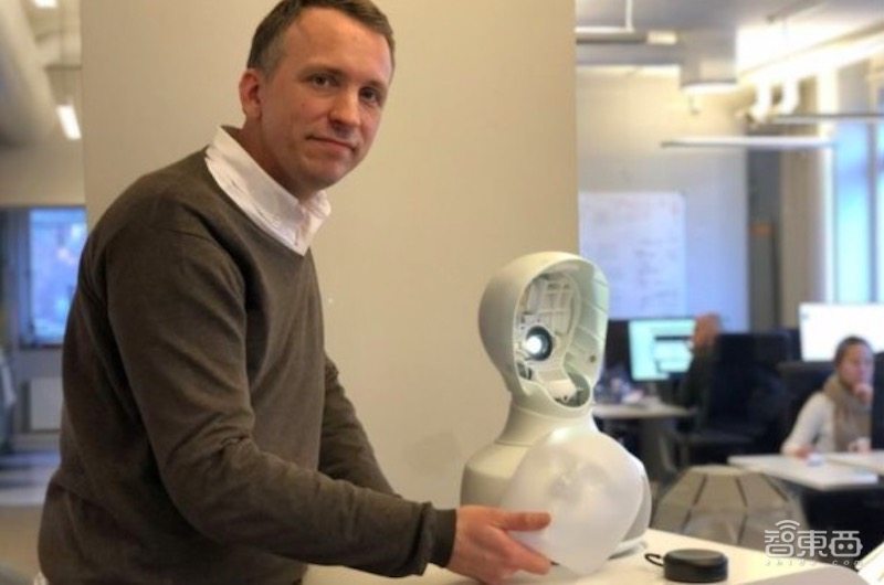 机器人化身面试官！全球首个被机器人雇佣的员工诞生，瑞典小伙成市政府职员