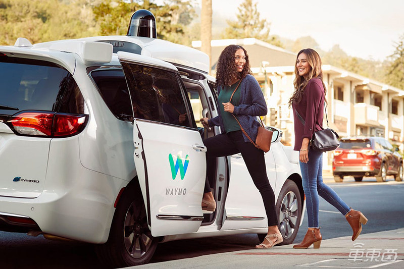 Waymo无人驾驶出租车上线一年 接送乘客超10万人 月稳定乘客1500人