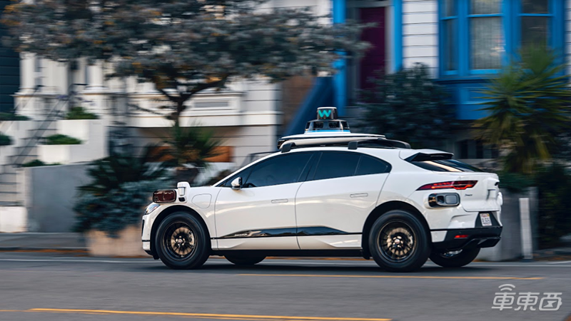 Waymo发布第五代自动驾驶系统：可探测500米开外的行人，成本比上代降低一半