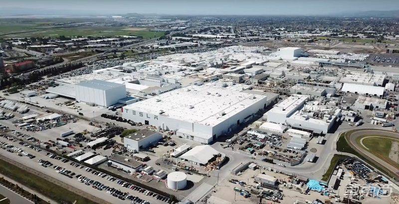 特斯拉跌下神坛!Model 3美国销量腰斩,在欧洲丢掉王座