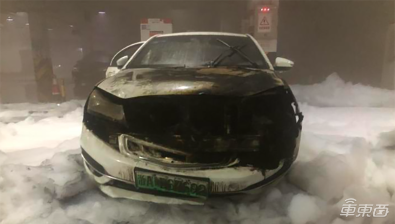疑似吉利电动车在杭州起火，前一天力帆刚烧过