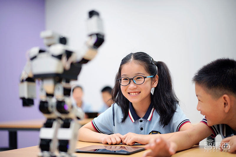 杭州科教新基建领航！3万多学生学AI，这家企业挑大梁