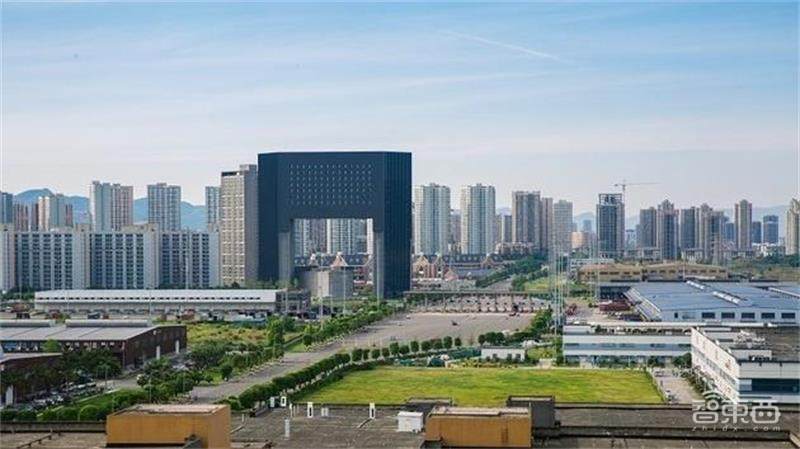 西南王崛起：重庆GDP首超广州，新基建方案吊打成都？