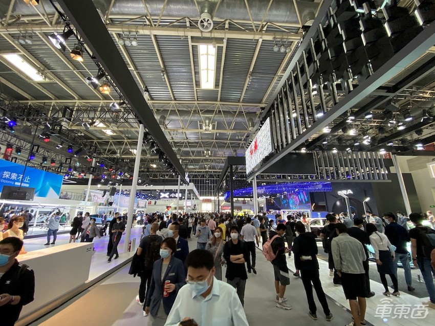 也许是2020全球最大车展!北京车展首日,小鹏搞飞机,一大波合资纯电来抢特斯拉风头