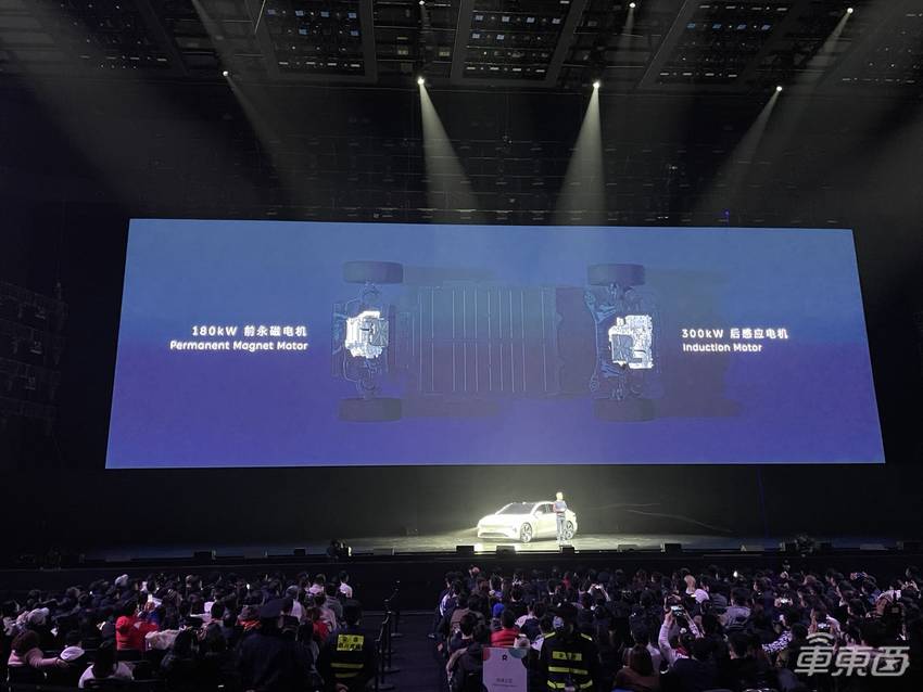 蔚来纯电轿车44.8万开卖!最远续航1000公里,能实现吗?