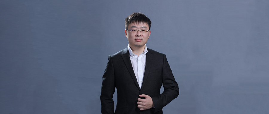 对话魏哲巍：33岁破格晋升人大最年轻教授，致力于培养有温度的AI人才