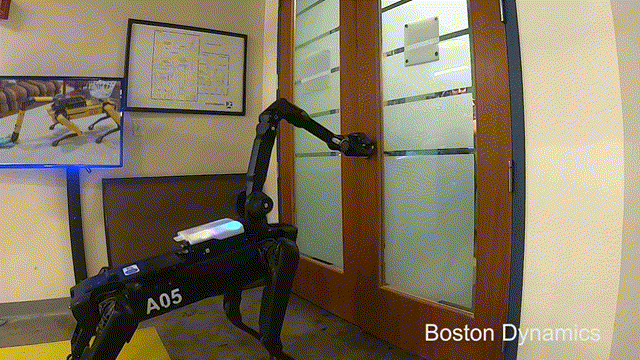 价格超48万！波士顿动力最强机器狗登场：跳绳写字做家务，还能自己找电充