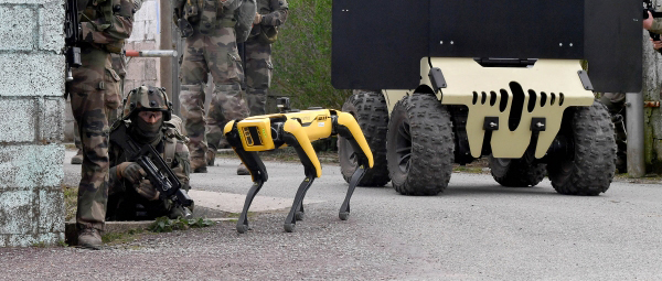 Spot机器狗现身法国军演，波士顿动力“武器化禁令”是空话？