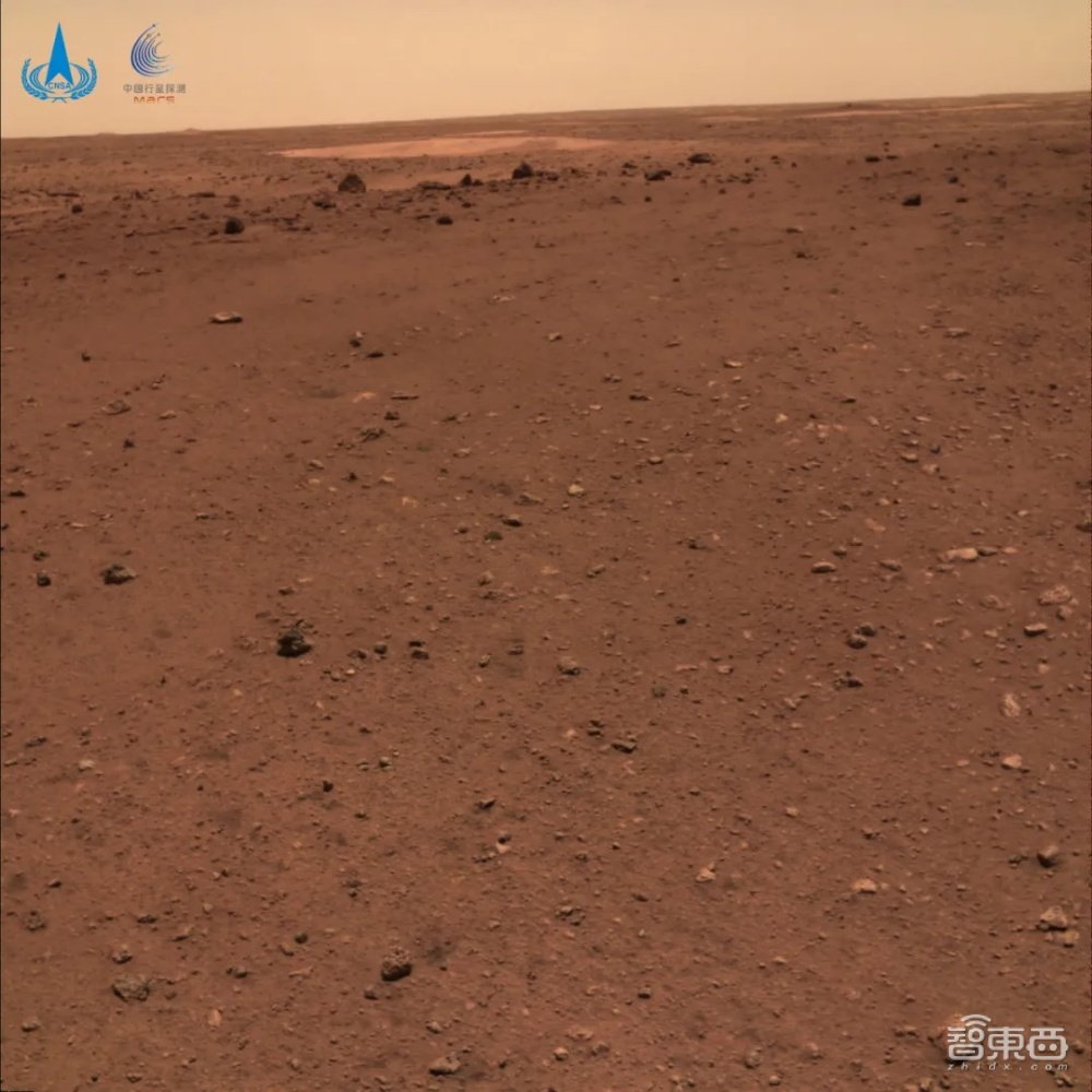 来自火星的旅拍！祝融号传图回家，我国火星探测圆满成功