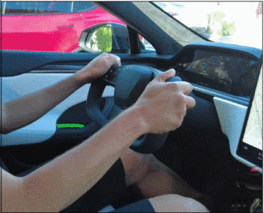 深度体验特斯拉新Model S：游戏体验翻车，方向盘让人又爱又恨