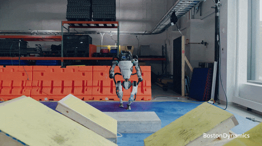波士顿动力机器人如何“成精”？深扒跑酷王Atlas六年进化