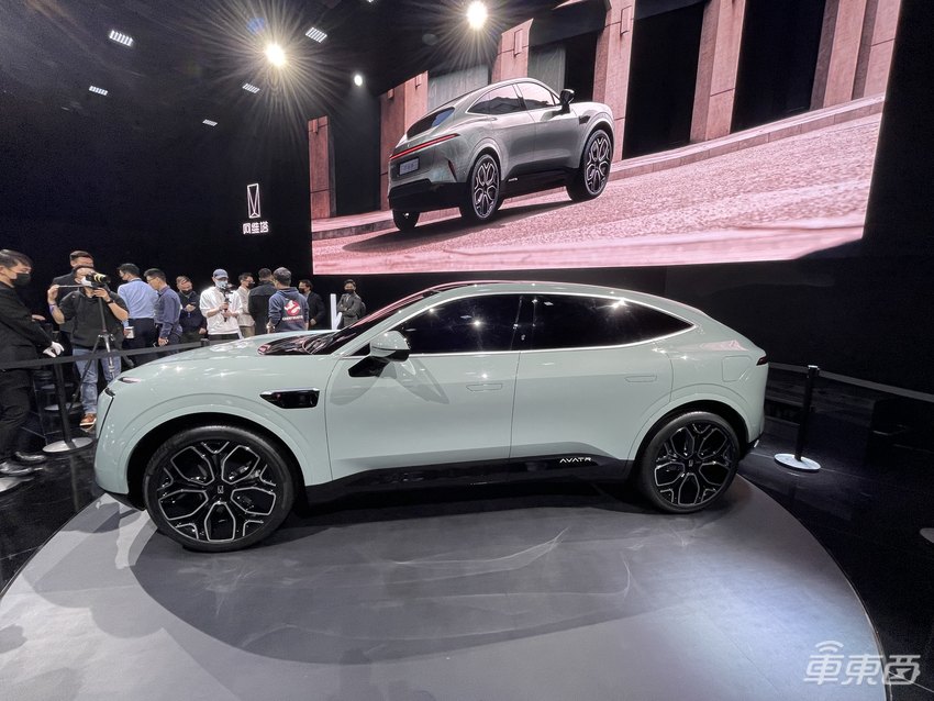 华为宁德时代联手造车:首款车型续航700公里,明年三季度交付
