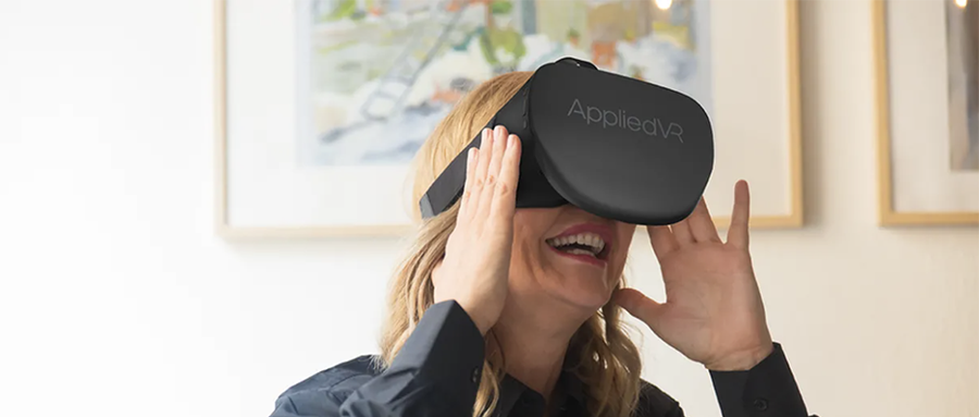 戴上VR就能治腰痛了？缓解一半疼痛，获美国FDA授权成处方疗法