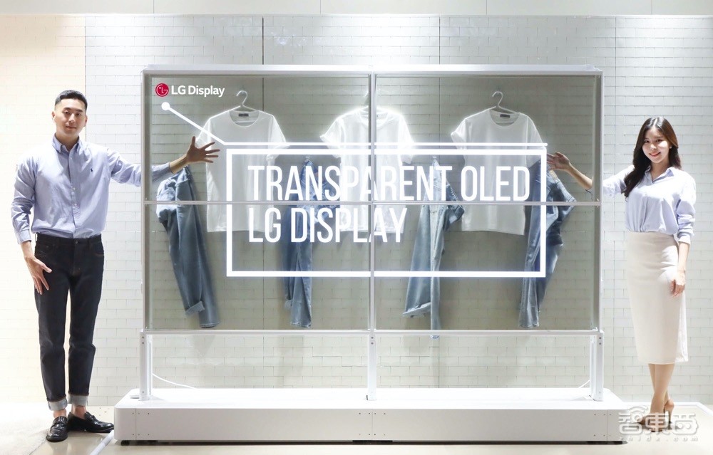 LG最新透明屏亮相CES 2022！变身橱柜让商品向你“招手”