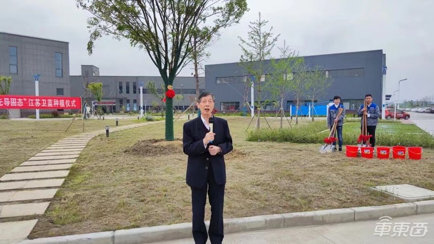 曾毓群82岁博导下场造电池!小米华为追着投资