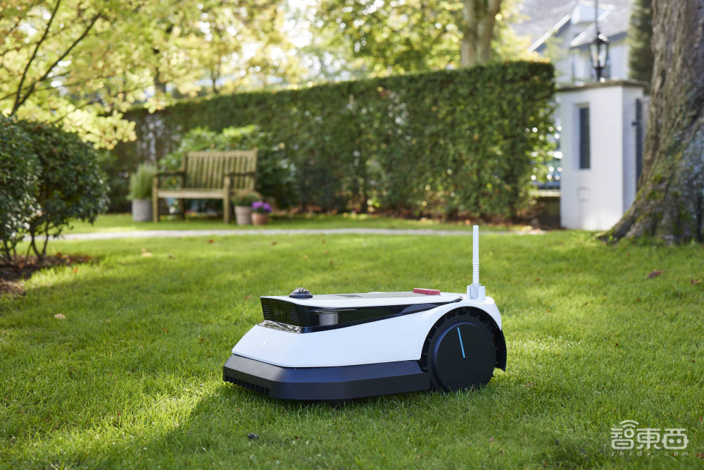 从地板到草坪：服务机器人的眼界和边界