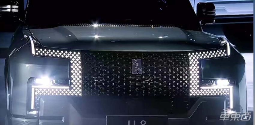 百万级比亚迪正式发布！硬派SUV加超跑亮相，四轮驱动黑科技加持