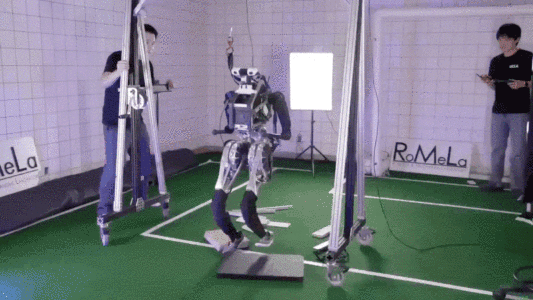 走路最快的类人机器人！能模拟人类肌肉发力，波士顿Atlas表示不服