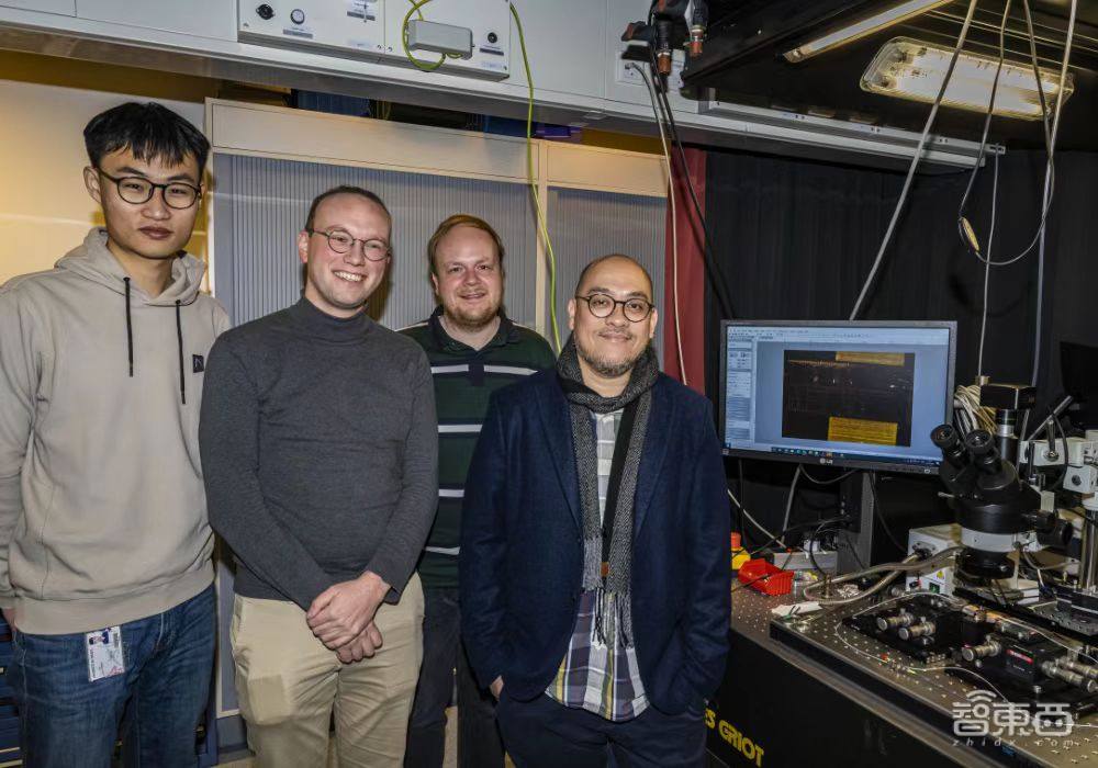 科学家研发新型光子芯片！用声波有效抗噪，突破数据传输瓶颈