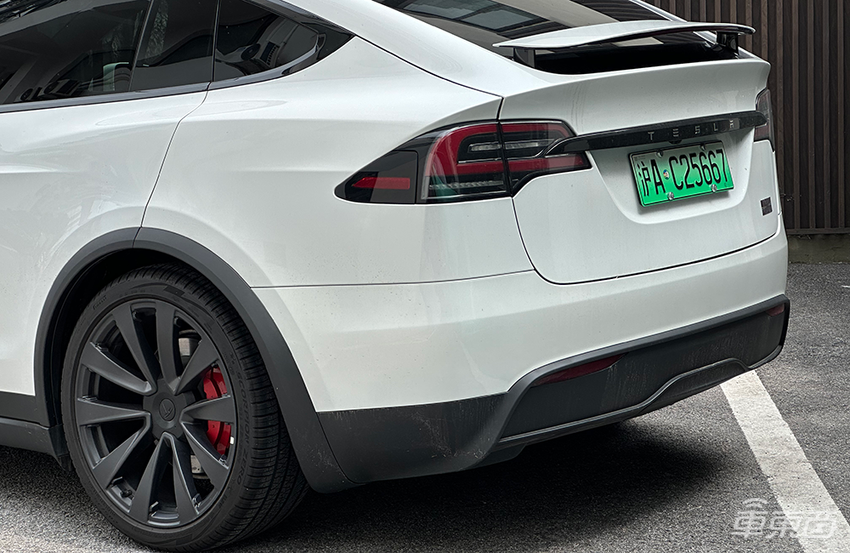 试驾特斯拉新款Model X:继续尝试改变汽车交互,依然是少数人玩具