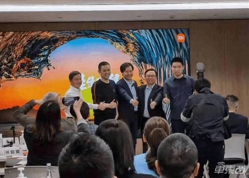 零百加速2秒级！小米汽车SU7发布，雷军：9.99万就别想了【三小时发布一文看尽】