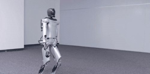 CES 2024丨国产机器人爆火，连微软CEO纳德拉都来参观