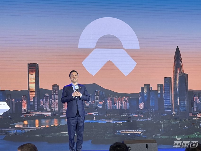 余承东雷军罕见同台聊车！华为正研究硬派越野，小米俩月交车1.5万台