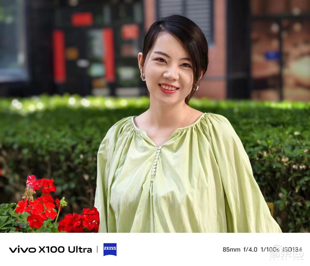 vivo X100 Ultra深度体验：人人随手拍大片，蓝心小V比Siri更能干