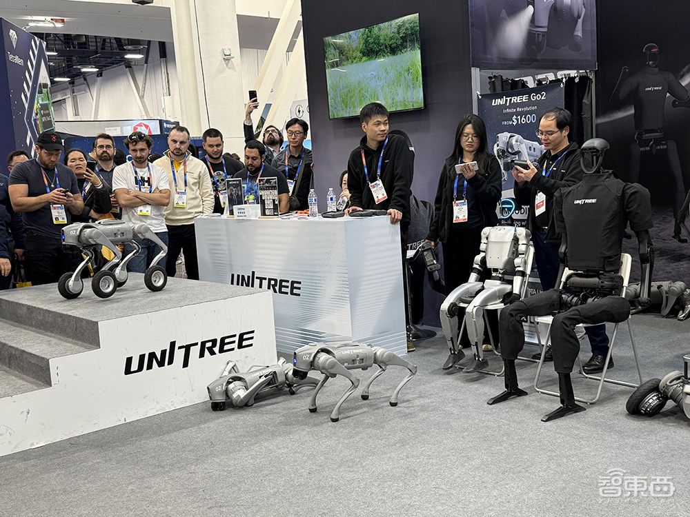 暴走4万步逛遍CES2025:十大方向最火,中企已上牌桌,万物皆可AI