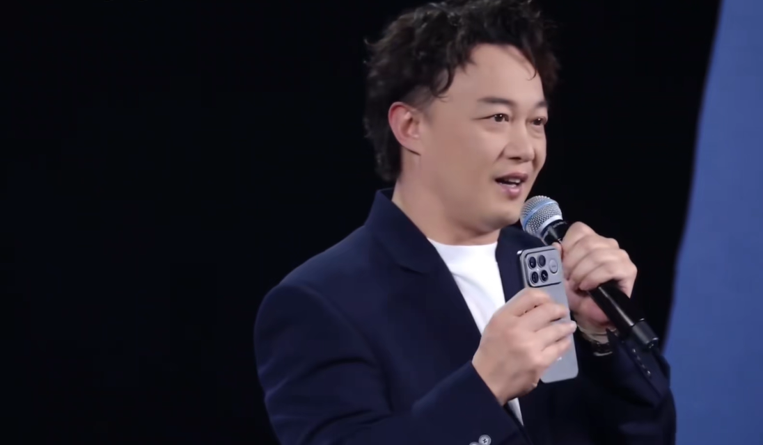 刚刚，红米“宣战”小米，陈奕迅点赞K90 Pro Max：好好听