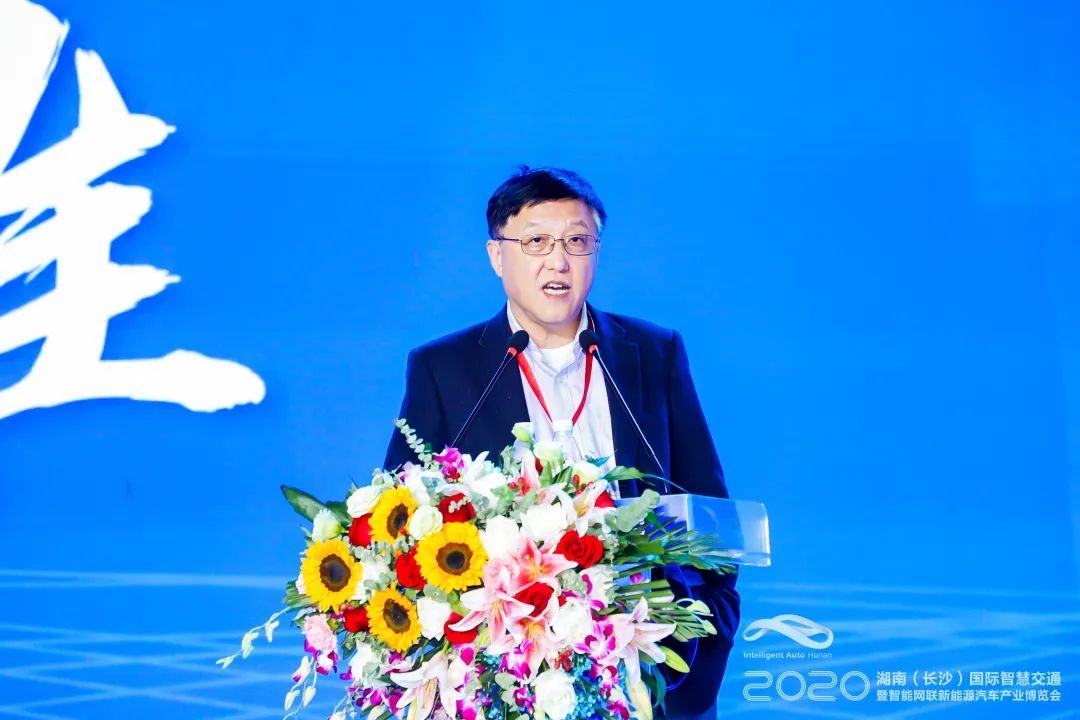 港股无人矿卡第一股诞生！大疆教父李泽湘敲钟，红杉百度联手押注