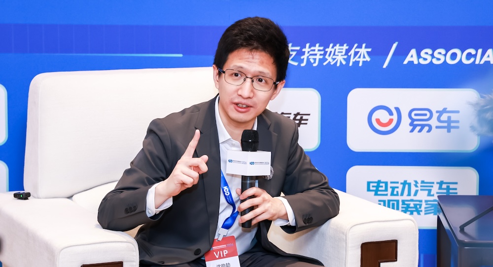 卓驭沈劭劼：跳过L3，一套基础模型打通乘用车、重卡与Robotaxi