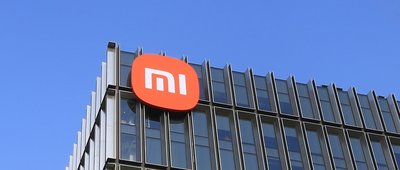 雷军汇报小米Q2业绩，手机高端化见效，汽车AI仍在“烧钱”