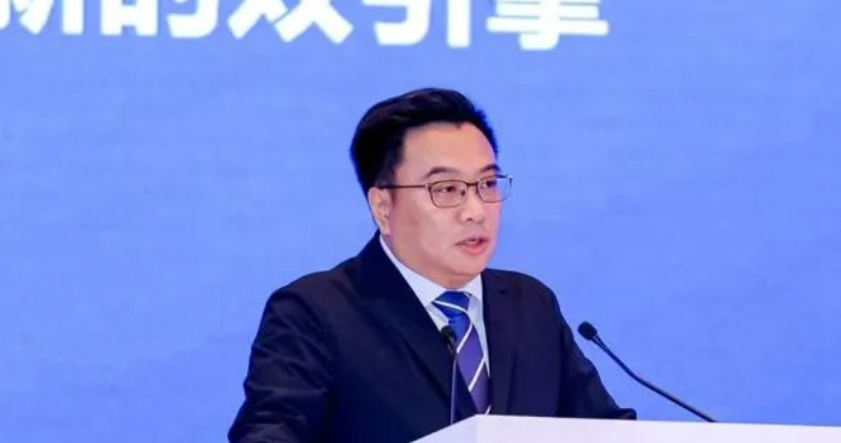吴泳铭、李飞飞登《时代》百大AI人物封面，华为何庭波上榜，共11位华人